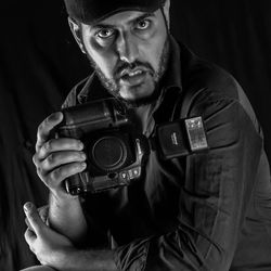 Piercing eyes photographer Piercing eyes photographer