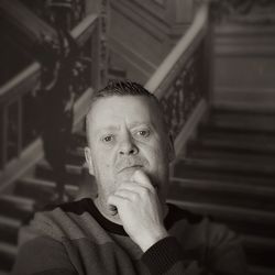 'Mark Hinds' 'Mark Hinds'